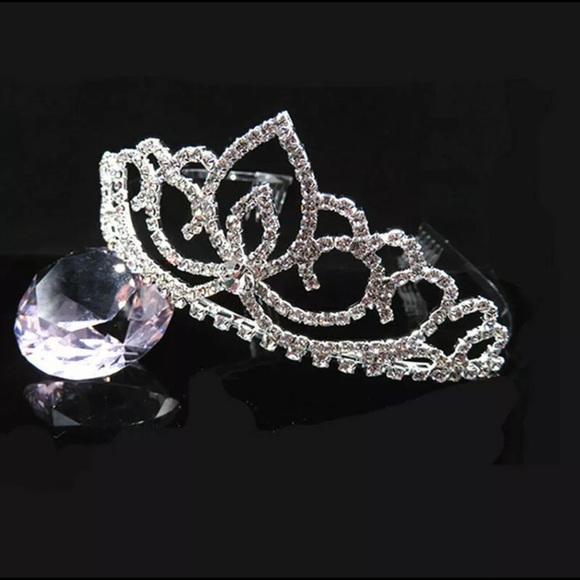 On Point Rhinestone Bridal Tiara - Picture 4 of 4